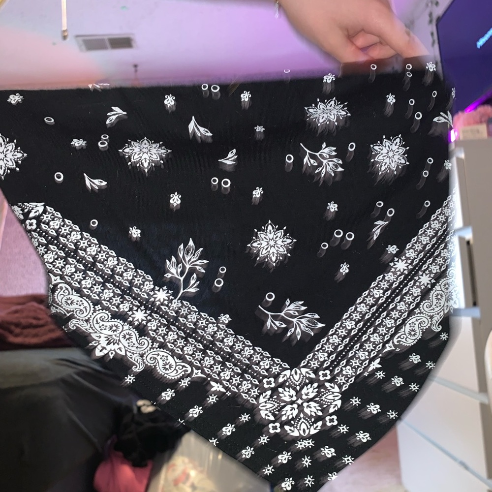 H&M bandanna top